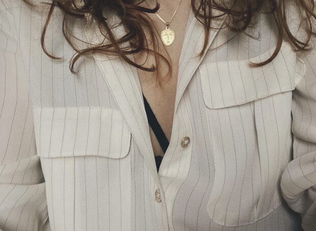 白シャツの着こなし方